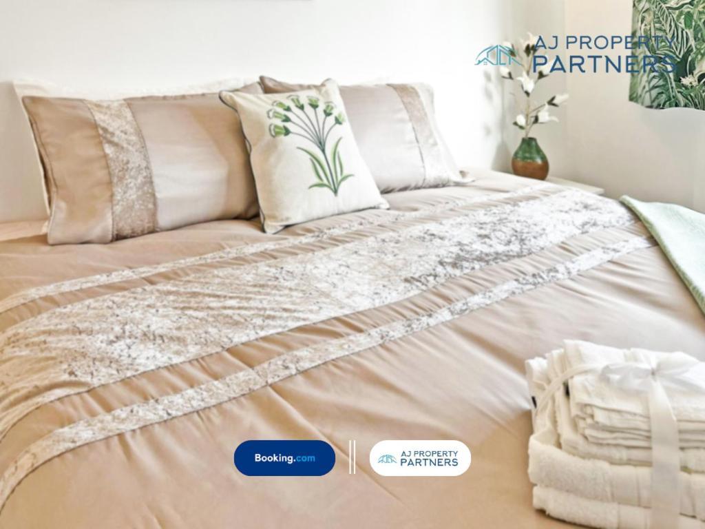 Premium Deal L Hill View Home L Last-Minute Offer L Cheltenham L Aj Properties L Perfect For Short Or Long Stays L 4Beds 4Bedrooms Exterior foto